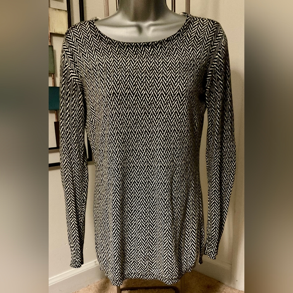 White House Black Market Chevron Long Sleeve Top